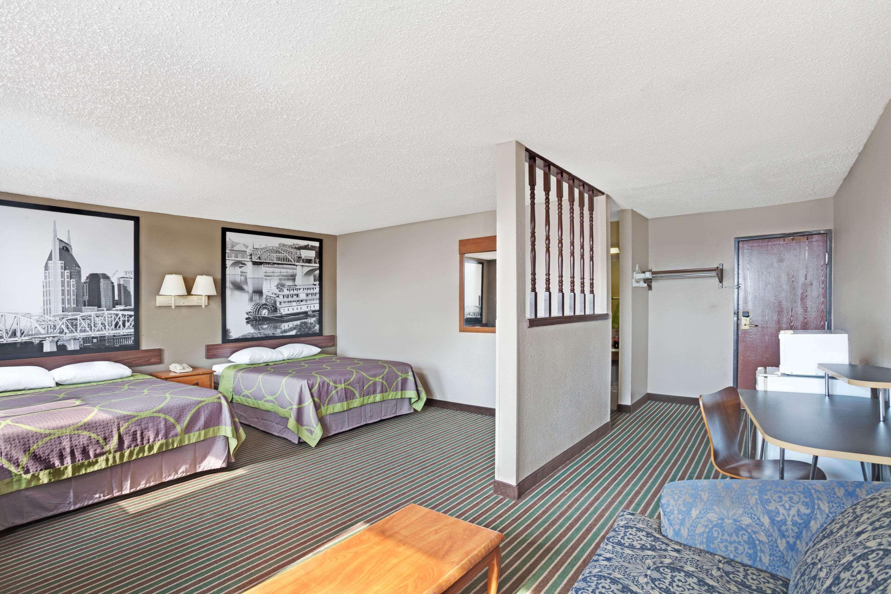 Super 8 By Wyndham Nashville/ Dntn/ Opryland Area Exterior photo