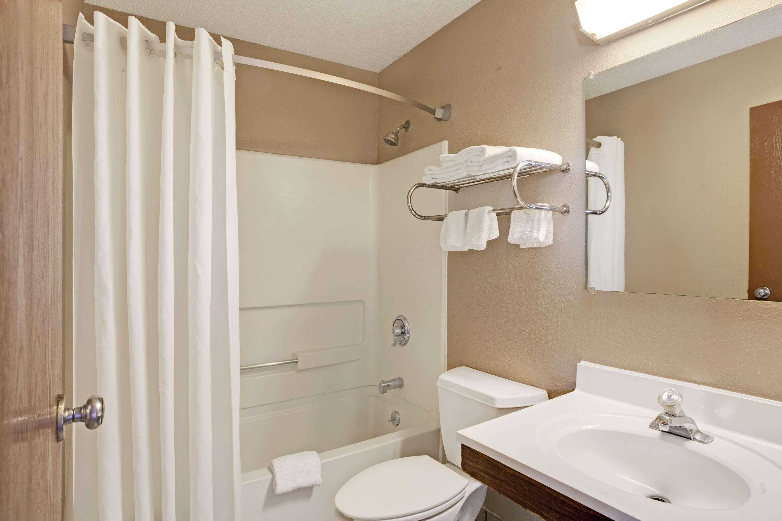 Super 8 By Wyndham Nashville/ Dntn/ Opryland Area Exterior photo